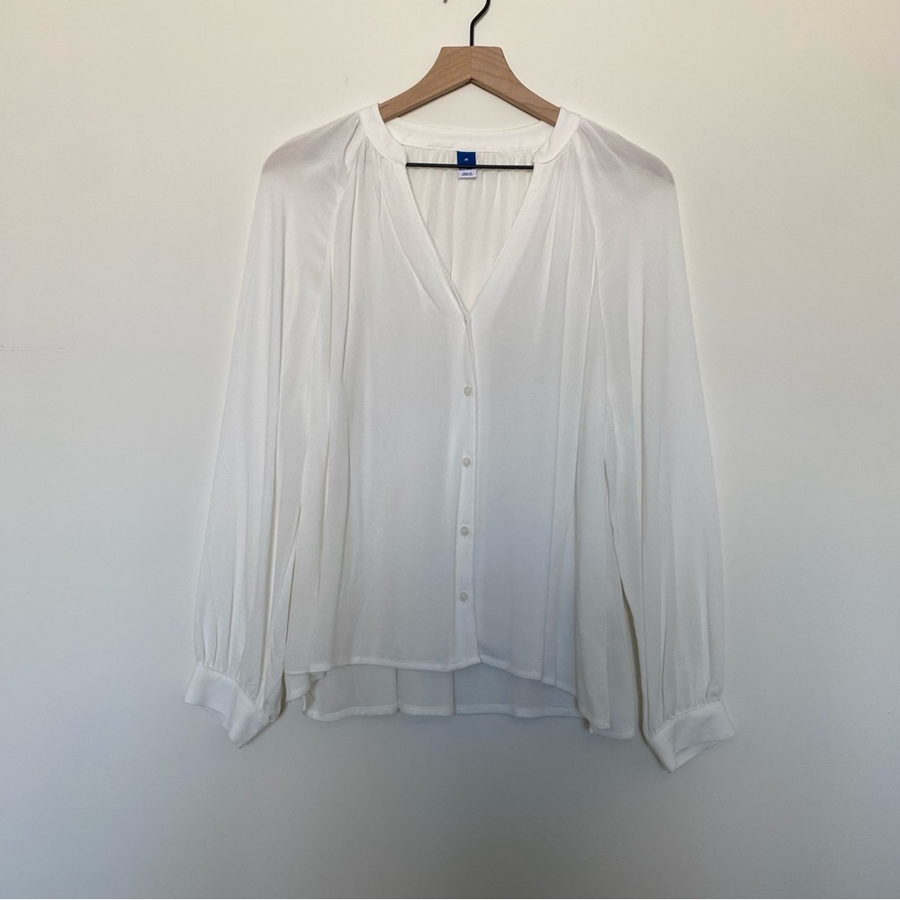 NWOT white, v-neck button down blouse